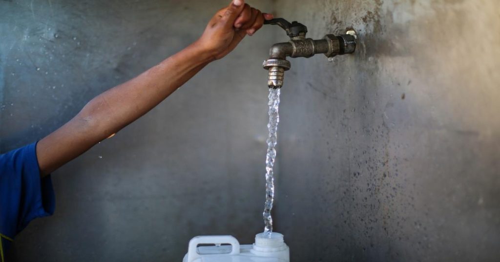 بلدية غزة تعلن صيانة خط مياه ميكروت شرق الشجاعية