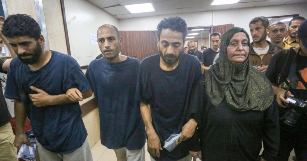 بالصور: شهادات مؤلمة من أسرى غزة المفرج عنهم من سجون إسرائيل