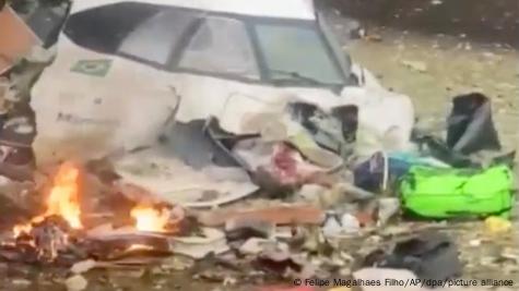 انتشال جثث 50 شخصاً من ضحايا الطائرة البرازيلية المنكوبة