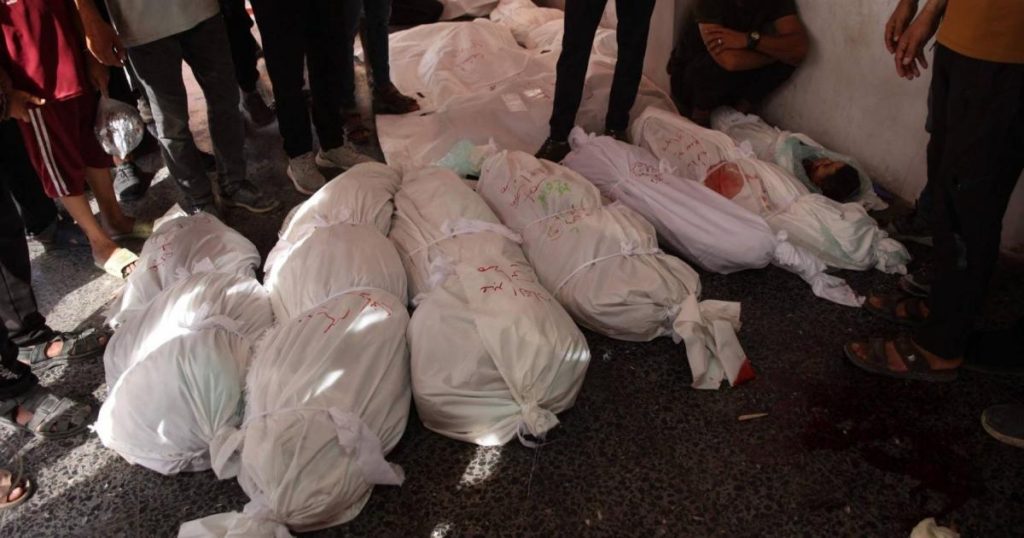 4 شهداء ومصابون جراء قصف الاحتلال خيام النازحين في مواصي خان يونس