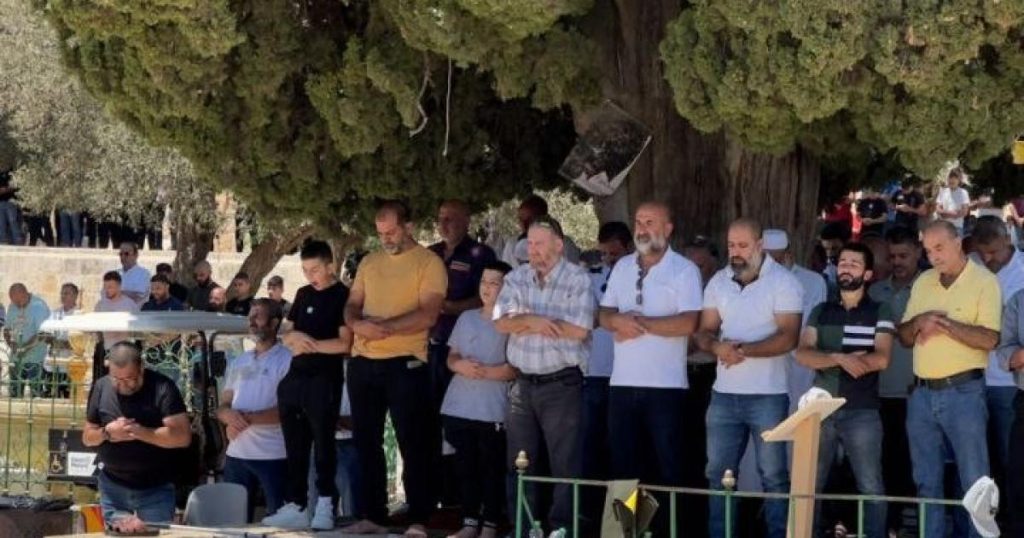 رغم إجراءات الاحتلال.. 40 ألفا يؤدون صلاة الجمعة في المسجد الأقصى