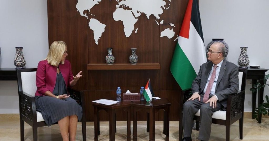 تفاصيل اجتماع رئيس الوزراء مع المنسقة الأممية للشؤون الإنسانية بشأن غزة