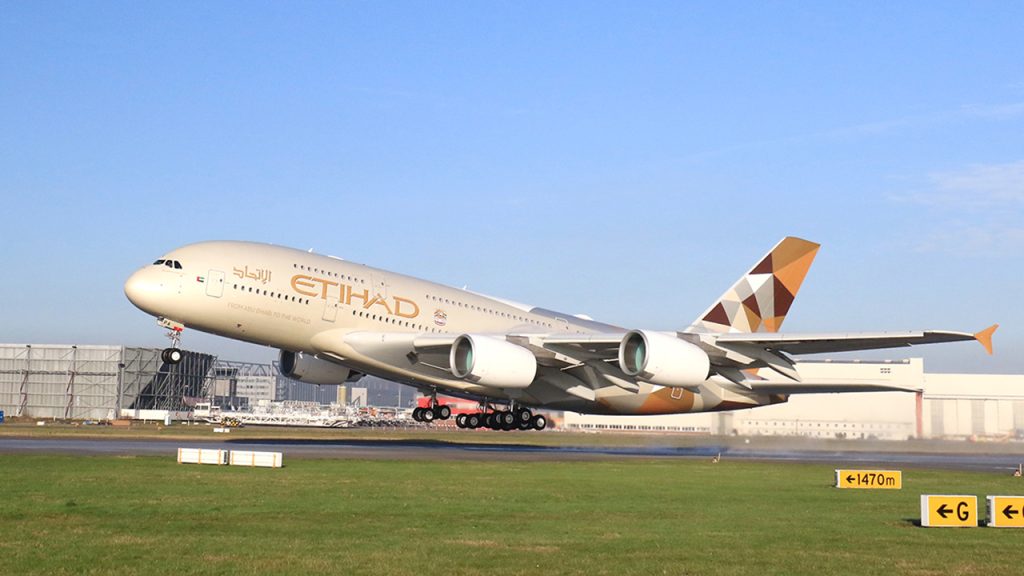 “الاتحاد للطيران” تستهدف توظيف 600 طيار إماراتي حتى 2030