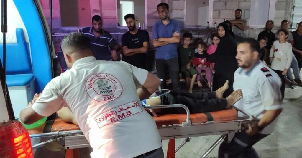 بالصور: مجزرة جديدة – شهداء وجرحى بقصف مدرسة المفتي شمالي النصيرات