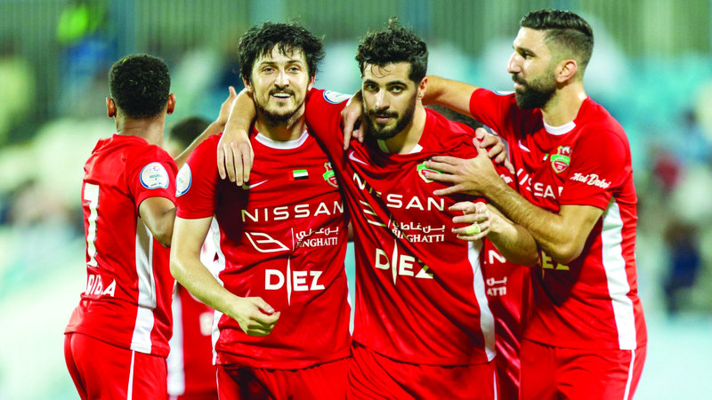 6 أرقام تؤكد أحقية الشارقة وشباب الأهلي في صدارة الدوري