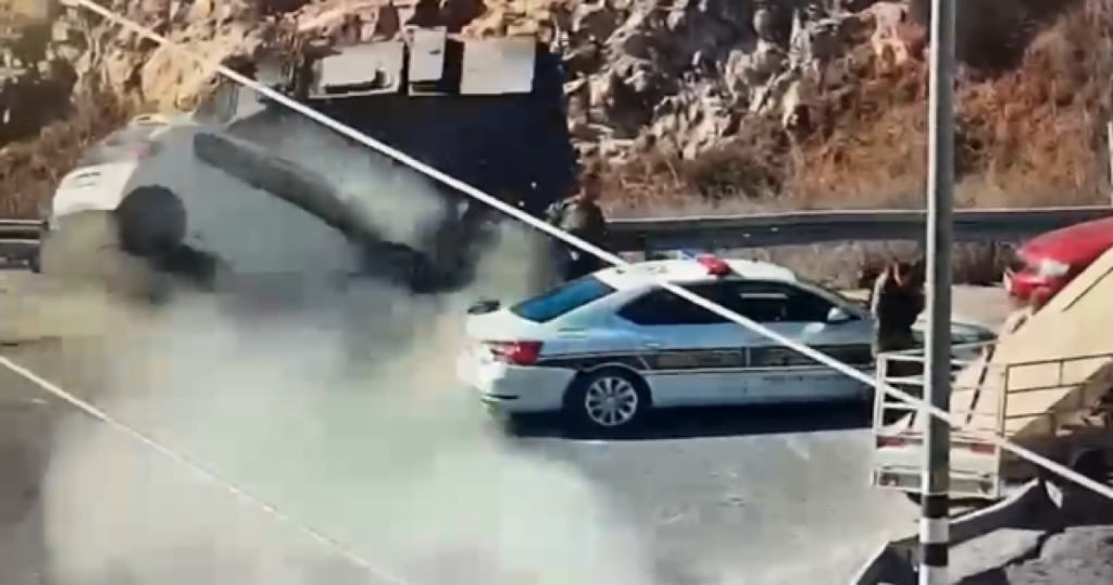 بالفيديو: الاحتلال يُطلق النار على فلسطيني بزعم تنفيذ عملية دهس شرق رام الله