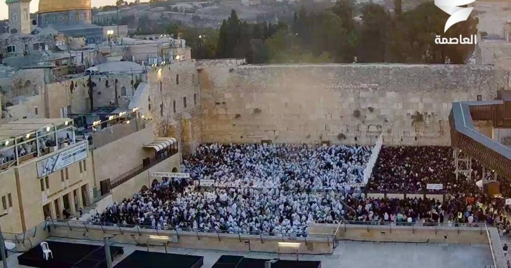 بالصور: 200 مستوطن يقتحمون الأقصى باليوم السابع من “عيد العرش” اليهودي