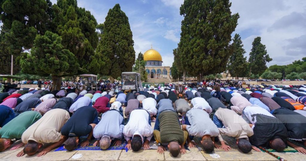 حماس تدين اعتزام إسرائيل تقييد وصول الفلسطينيين للمسجد الأقصى