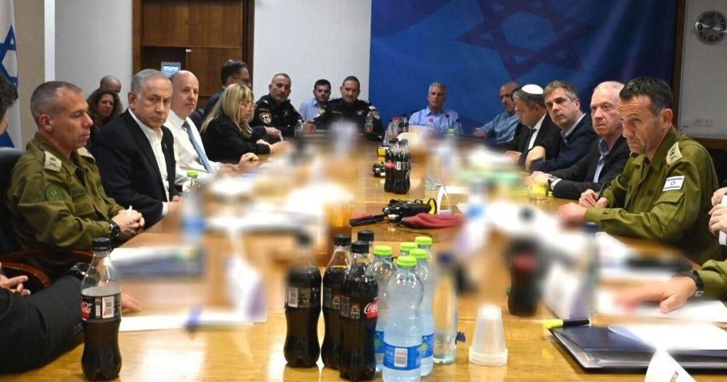 الكابينت الإسرائيلي يجتمع اليوم لمُناقشة “ما بعد الهجوم على إيران”