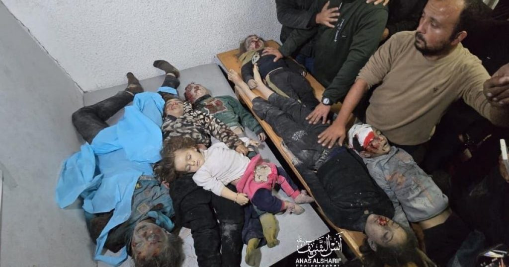 شاهد: غزة – 12 شهيدا بينهم 7 أطفال بقصف منزل في جباليا