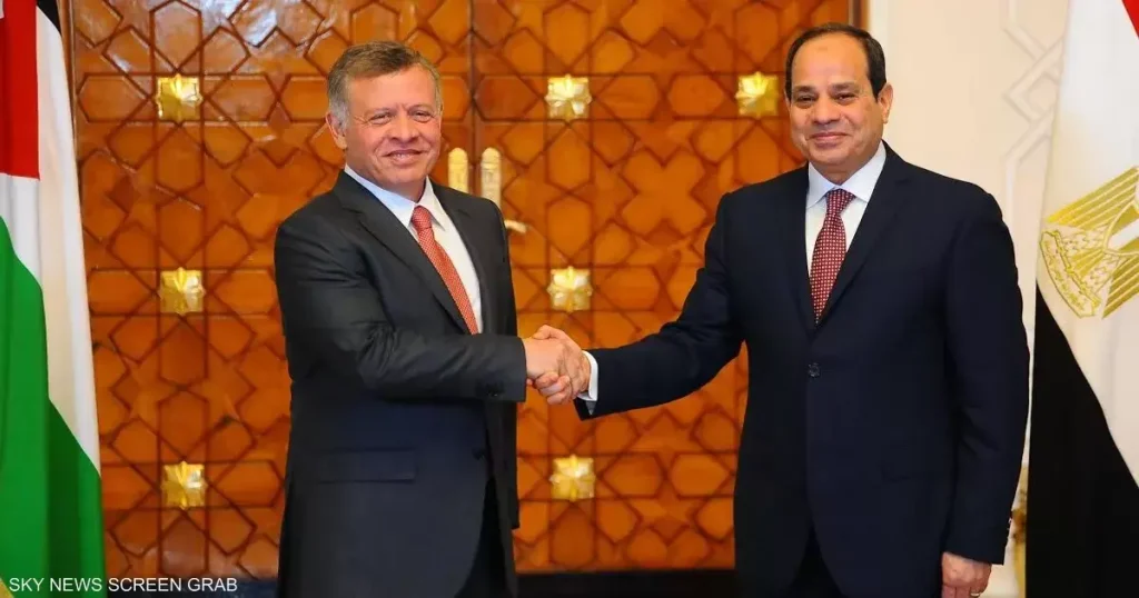السيسي والملك عبد الله يؤكدان ضرورة سرعة إعمار غزة دون تهجير سكانها
