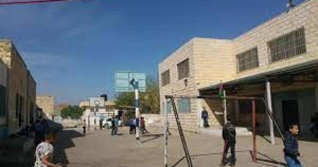 إخلاء مدرسة جنوب نابلس
