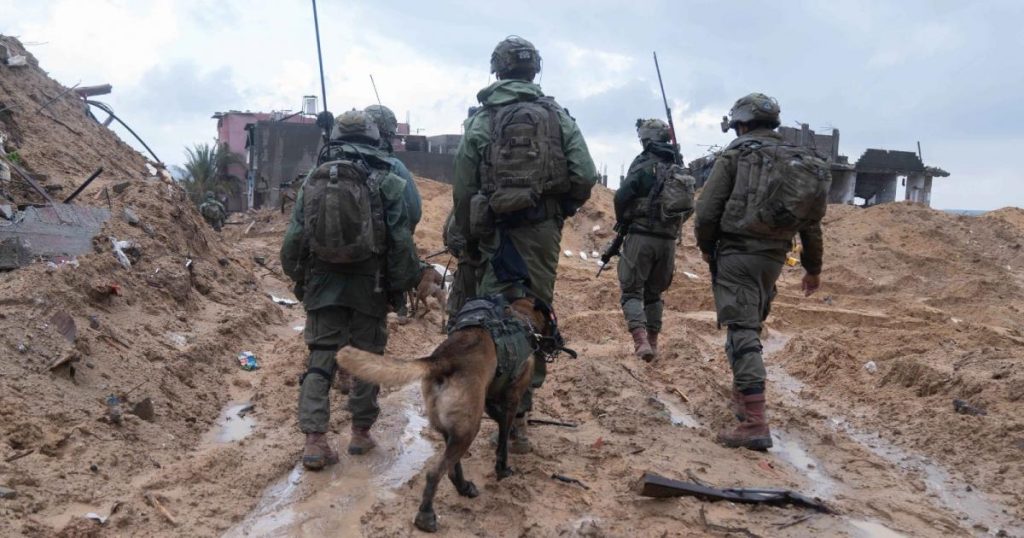 صورة: إسرائيل تصدر أوامر إخلاء جديدة شمال قطاع غزة