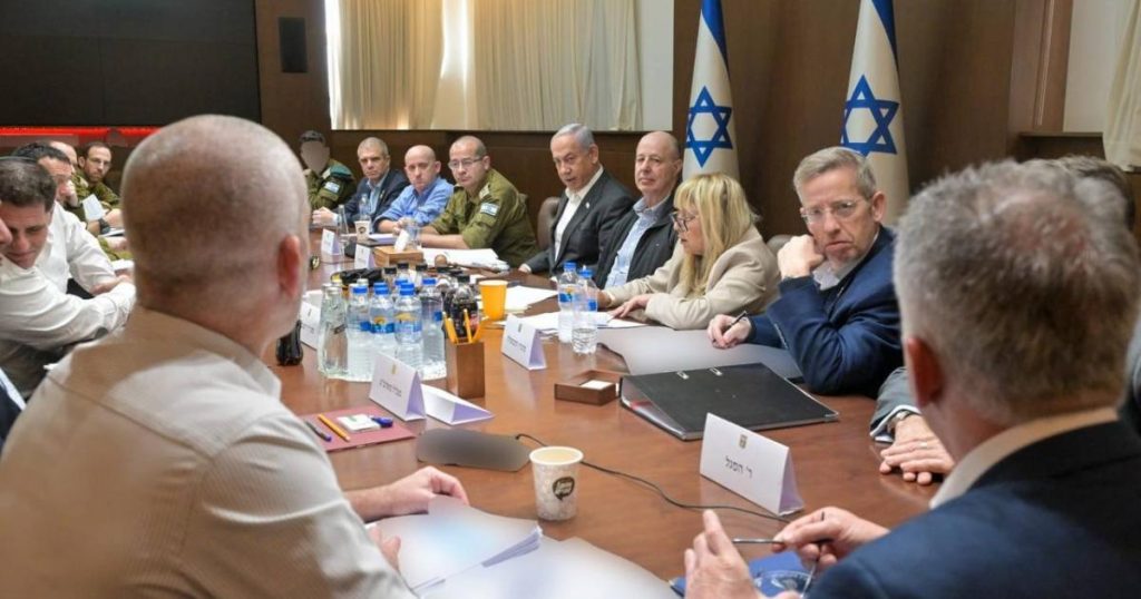 الكابينت يبحث مستقبل العمليات العسكرية بغزة وتحديد مهلة أخيرة للمفاوضات