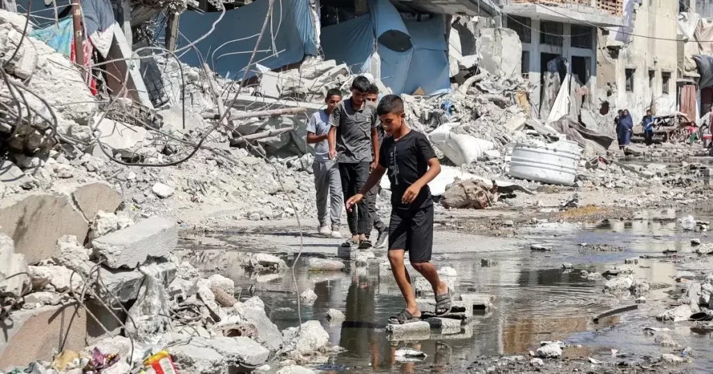 معاناة أهالي غزة مع إشعال النار للطهي وتداعياتها الصحية