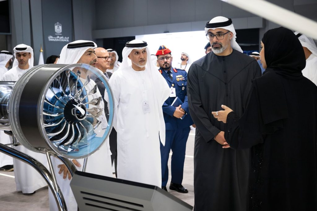 خالد بن محمد بن زايد يشهد جانباً من فعاليات اليوم الثاني من معرضَي “آيدكس” و”نافدكس”