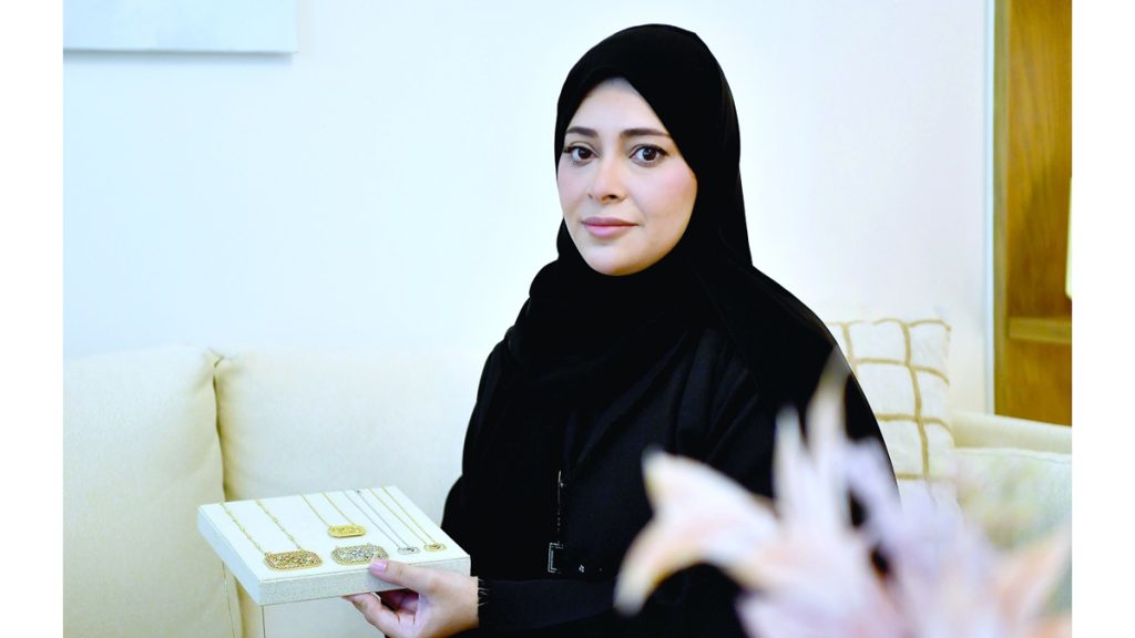 فاطمة المهيري.. الوفاء لوالدتها ألهمها قصصاً من ذهب