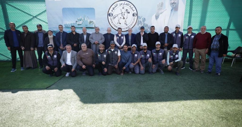 وفد من حماس يزور المستشفى الميداني الإماراتي في غزة