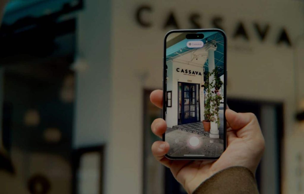 آبل تعتزم توفير ميزة “الذكاء المرئي” في هواتف آيفون 15 برو