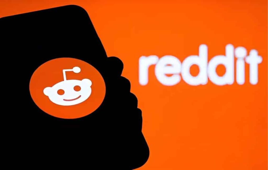 ريديت تعتزم إطلاق “المنتديات المأجورة” هذا العام