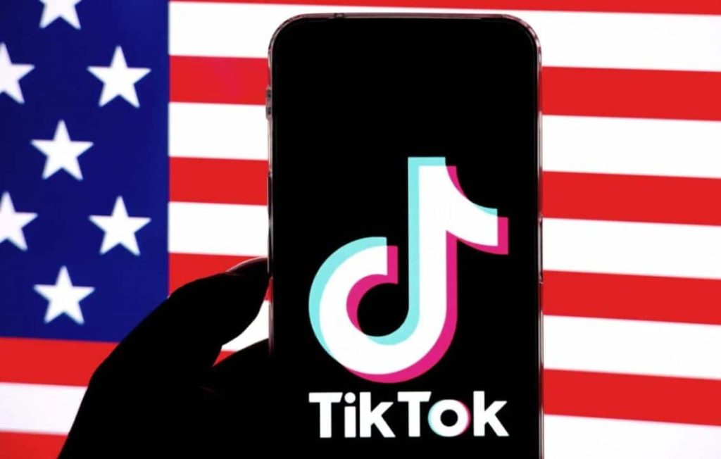 تيك توك يعود إلى متجري آب ستور وجوجل بلاي في الولايات المتحدة