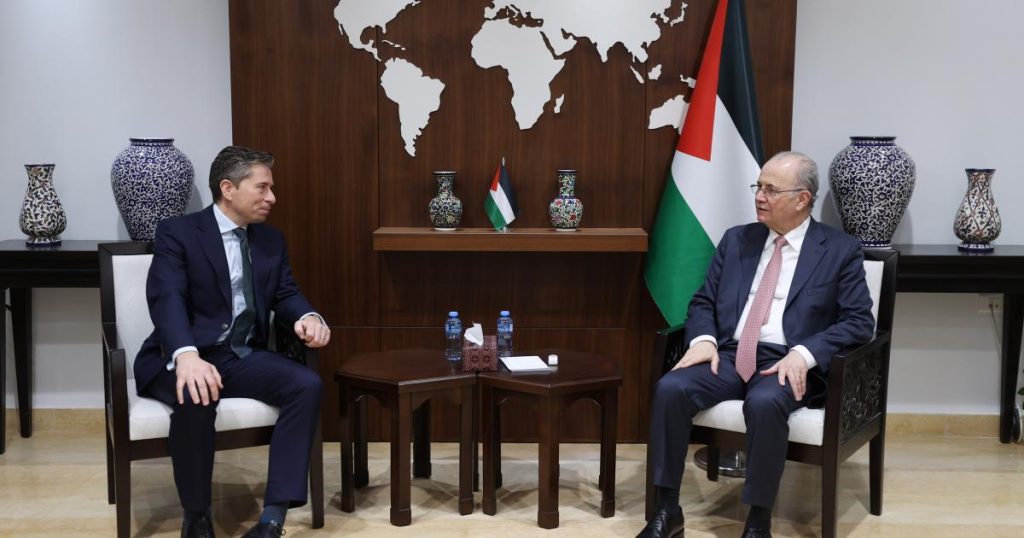 مصطفى يبحث مع مسؤول أممي تنسيق تنفيذ خطة الحكومة الإغاثية بغزة
