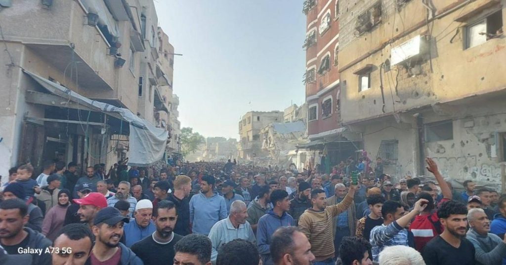 بالصور: لليوم الثاني – مسيرات تطالب بوقف حرب غزة