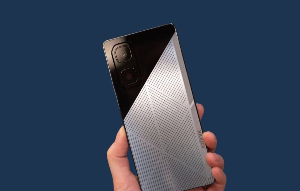 إنفينيكس تكشف عن أفكار جديدة لشحن الهواتف بالطاقة الشمسية