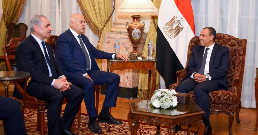 الرجوب: استمرار الوضع الحالي يخدم إسرائيل وهذا ما قدمناه في القاهرة