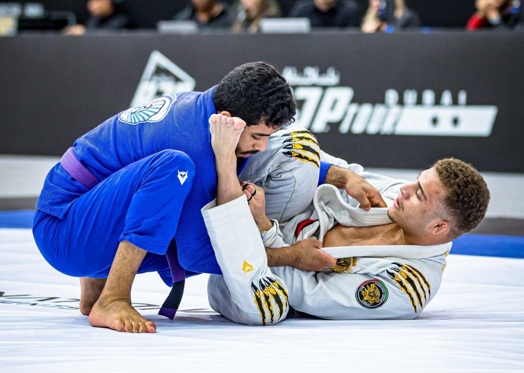 الإمارات تتصدر بطولة دبي الدولية لرابطة أبوظبي لمحترفي الجوجيتسو