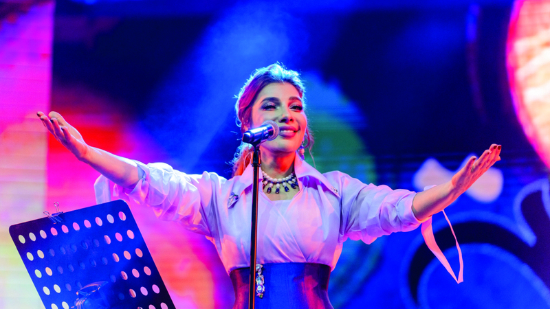 أصالة في القرية العالمية: دبي بلد الحلم.. جمعتنا وأسعدتنا