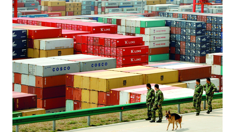 الصين تتعهد بالدفاع عن مصالحها «حتى النهاية» في مواجهة الرسوم الأميركية