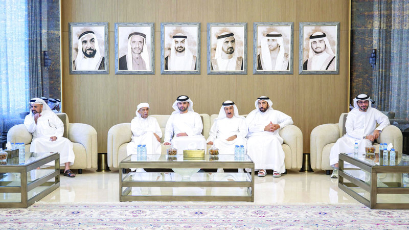 منصور بن محمد يقدم واجب العزاء في وفاة راشد بن علي الشعفار