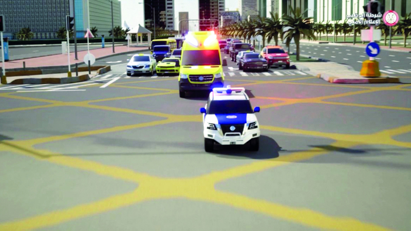 شرطة أبوظبي: الإفساح لمركبات الطوارئ يضمن الاستجابة السريعة للحوادث