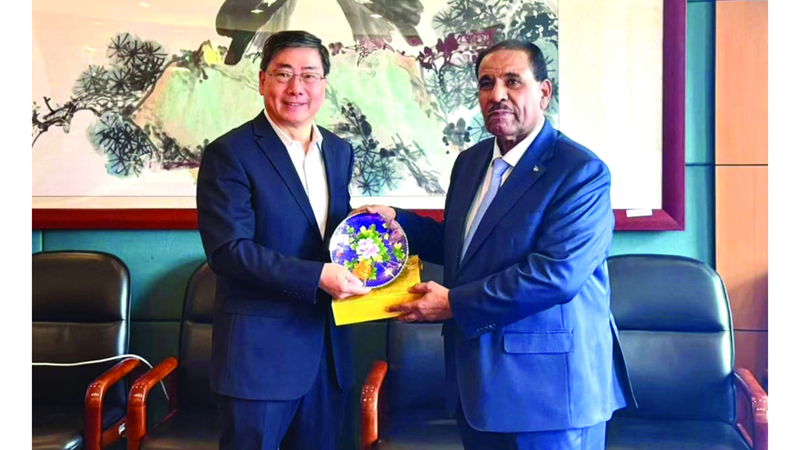 الرزوقي يبحث في الصين استضافة بطولات الكاراتيه الكبرى