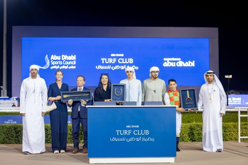 المهر «سعود» يتصدر «التاج الثلاثي العربي» في السباق الختامي بأبوظبي