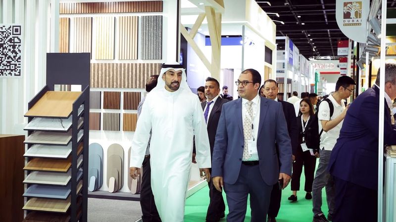 «دبي الدولي للأخشاب» ينطلق بمشاركة 781 عارضاً