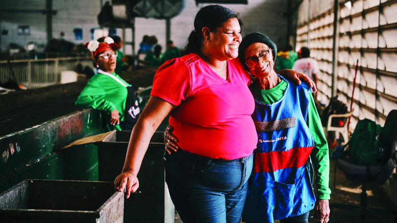 إيلين سوزا.. من بائعة حلوى إلى مديرة أكبر مركز لإعادة التدوير في البرازيل