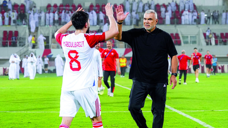 «عقل كوزمين» و«الحارس الذهبي» أبرز عوامل تأهل الشارقة التاريخي