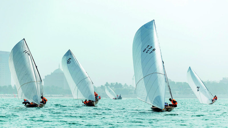 سباق أبوظبي للمحامل الشراعية 22 قدماً ينطلق الأحد