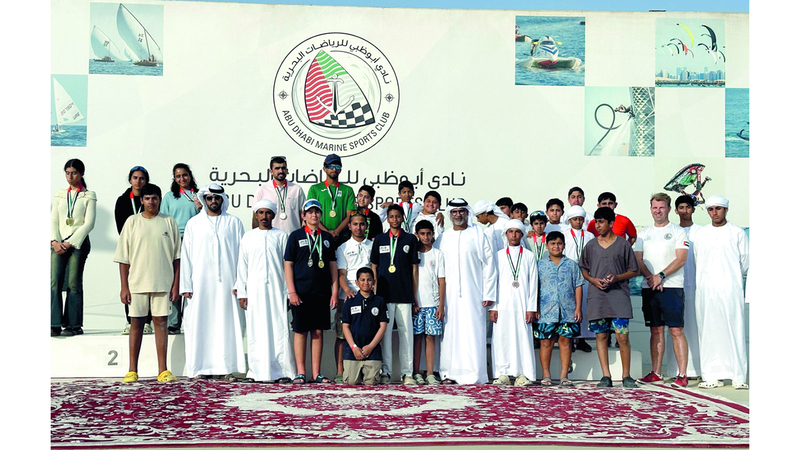 «أبوظبي للرياضات البحرية» يُتوِّج أبطال «الإبحار الشراعي»