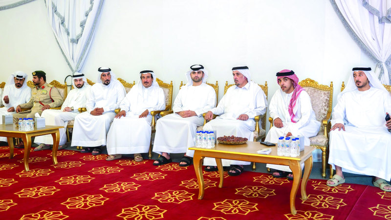 منصور بن محمد يقدم واجب العزاء في وفاة محمد عبدالله بالعبيده السويدي