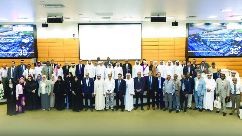 جامعة الإمارات تكرّم أصحاب الخدمة المميزة تقديراً لعطائهم