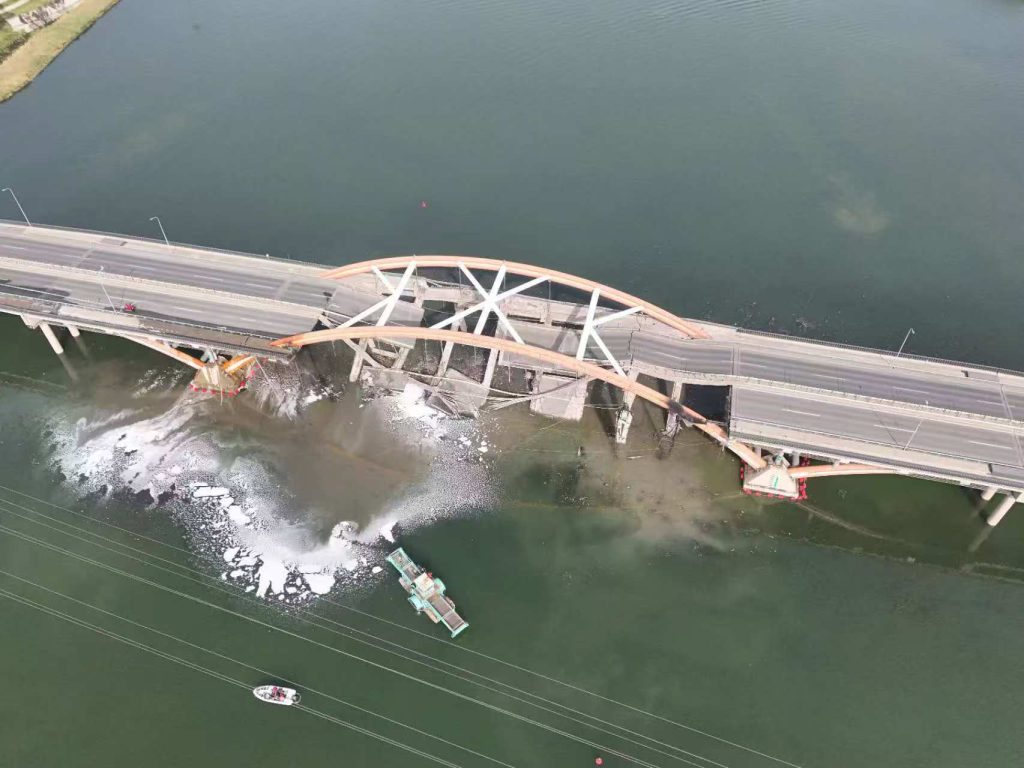 انهيار جسر في بكين ولا تقارير عن وقوع إصابات