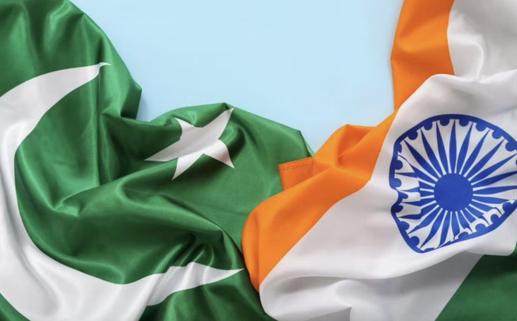 باكستان تعلن طرد دبلوماسيين هنود وتعليق التأشيرات