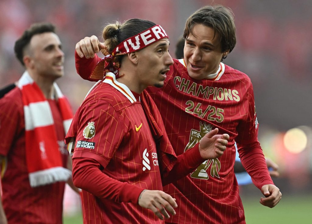 6 لاعبين لن يحصلوا على ميداليات في حفل تتويج ليفربول بالدوري الإنجليزي