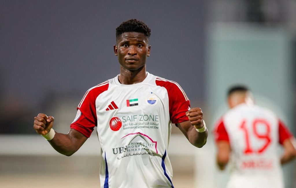 الشارقة يجدد عقد كامارا.. «رجل الحلول المستحيلة»