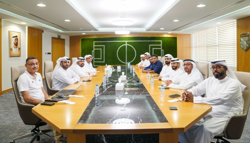 اتحاد الكرة يبحث ترتيبات الحضور الجماهيري لنهائي كأس رئيس الدولة