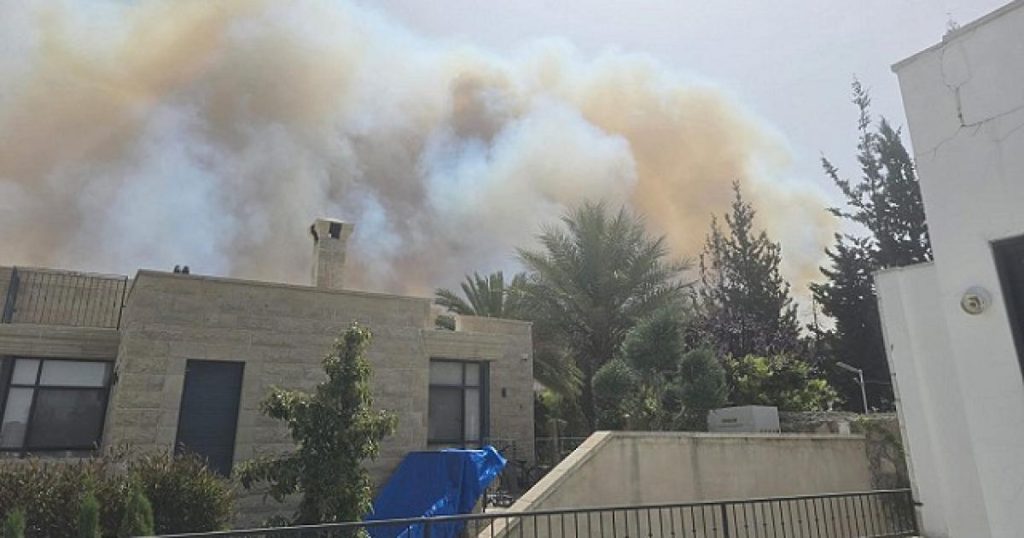 بالفيديو: حرائق جبال القدس: إخلاء “واحة السلام” وبلدات إسرائيلية أخرى