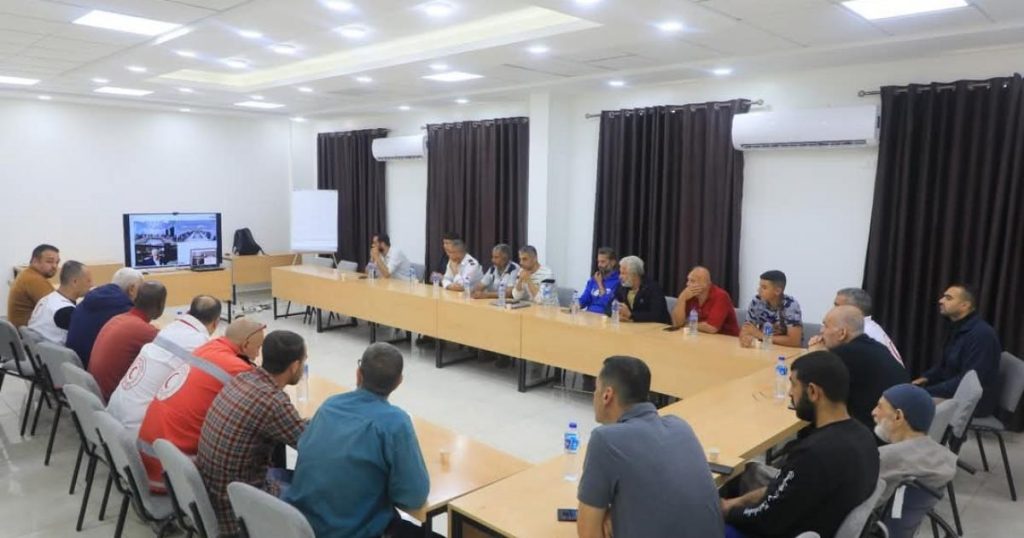 بالصور: في لقاء مؤثر.. الخطيب يعزي عائلات شهداء الهلال الأحمر الفلسطيني ويؤكد مواصلة العمل القانوني